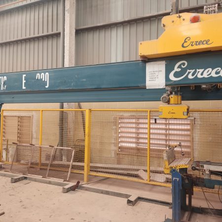 3e2b24_d611c91d4fdf43f59810c59b4374d3famv2