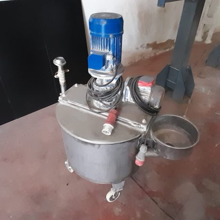 3e2b24_e21b331544474bedafb229d5f29f353emv2